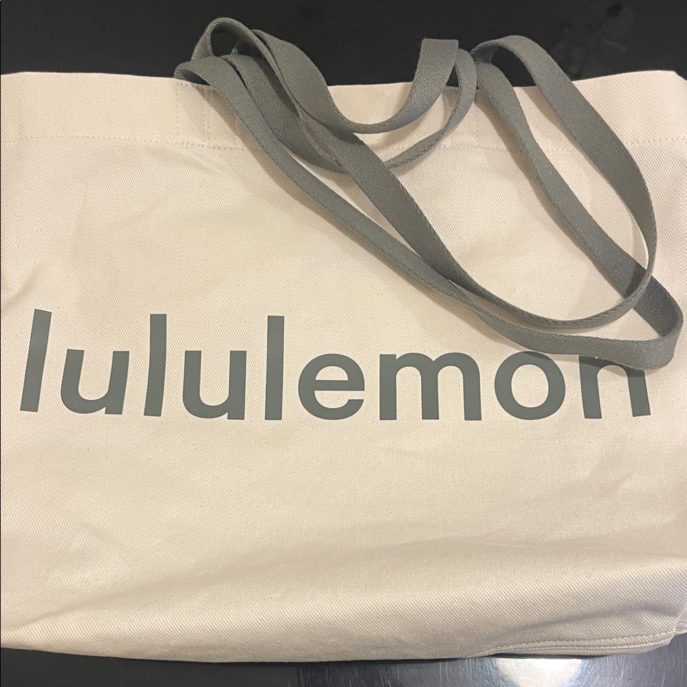 Lululemon Athletica Beige and Green Tote
